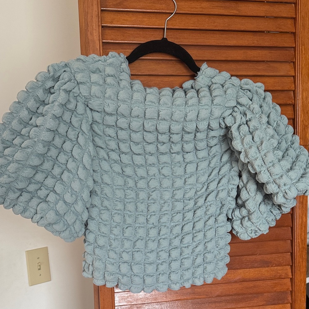 Textured Puff-Sleeve Top - Picture 4 of 7